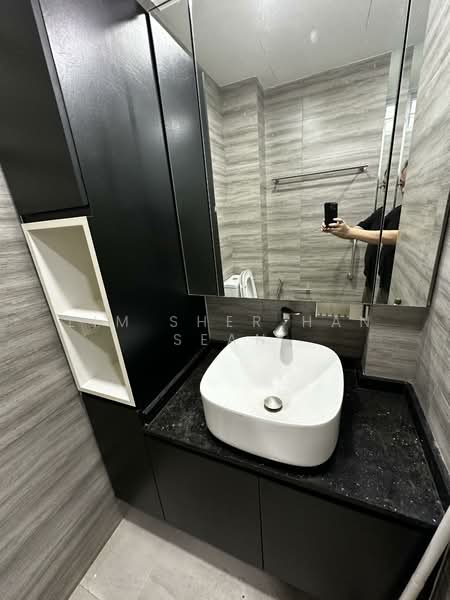 Sylvan Lodge, 143 Holland Road, Room Rental, 200 sqft, Apartment For Rent, by Lim Sher Han Sean, 500075475 - Bathroom - PropertyGuru.com.sg