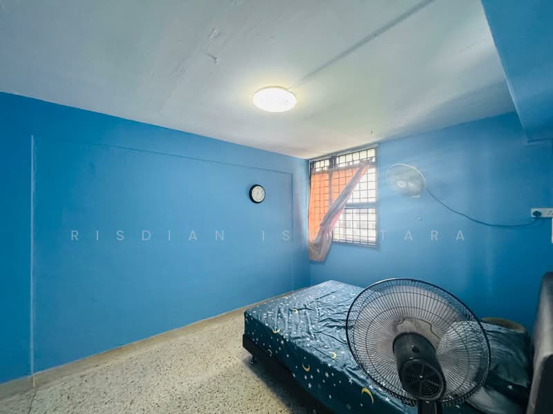 19 Eunos Crescent HDB Flat For Sale at S$ 400,000 | PropertyGuru Singapore - Bedroom