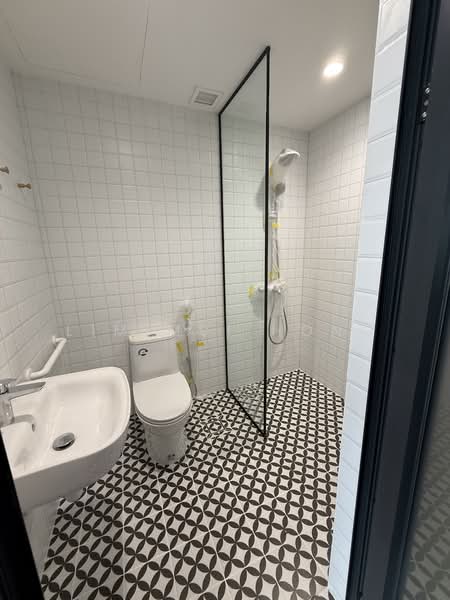 Koon Seng Road / Katong / Joo Chiat / Everitt Road, KOON SENG ROAD, 4 Bedrooms, 3,300 sqft, Terraced House For Rent, by Lim Mui Hong, 500075523 - Bathroom - PropertyGuru.com.sg