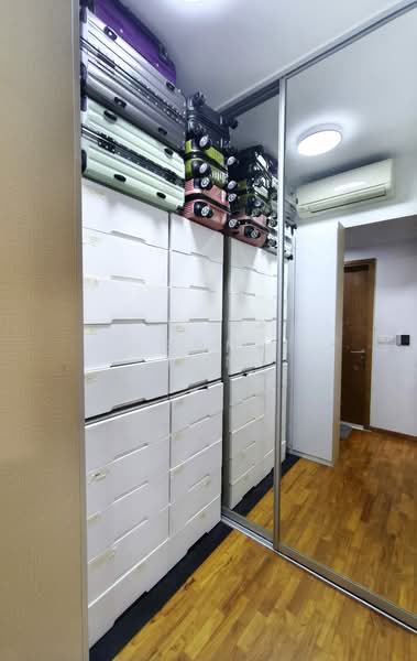 Watertown Condominium For Sale at S$ 970,000 | PropertyGuru Singapore - Interior