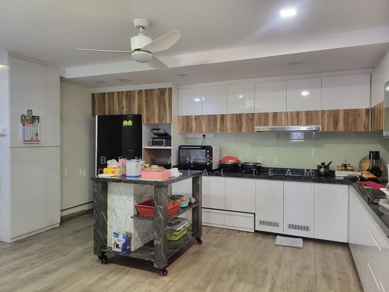 Rare Corner Gem at Simpang Bedok – Huge Land, Park 5 Cars Semi-Detached House For Sale at S$ 1,139,999 | PropertyGuru Singapore - Kitchen