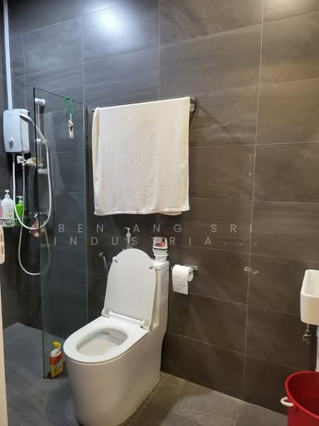 Rare Corner Gem at Simpang Bedok – Huge Land, Park 5 Cars Semi-Detached House For Sale at S$ 1,139,999 | PropertyGuru Singapore - Bathroom