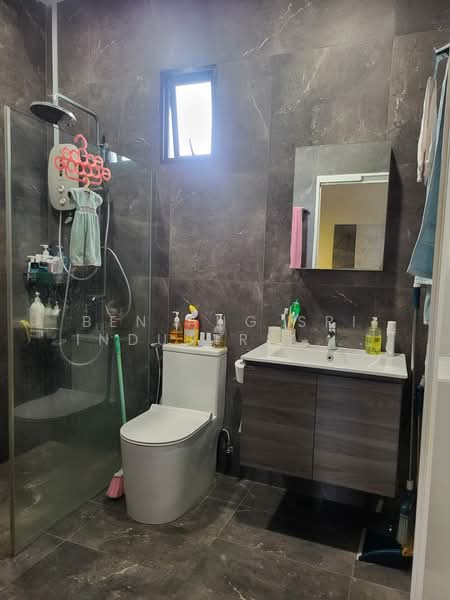 Rare Corner Gem at Simpang Bedok – Huge Land, Park 5 Cars Semi-Detached House For Sale at S$ 1,139,999 | PropertyGuru Singapore - Bathroom