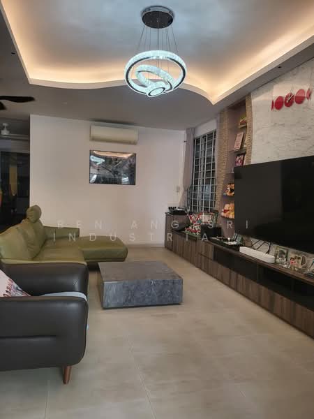 Suits Short Term Lease User! Rare Corner Gem at Simpang Bedok – Huge Land, Park 5 Cars, Jalan Chempaka Puteh, 7 Bedrooms, 1,471 sqft, Semi-Detached House For Sale, by Ben Ang SRI Industrial Team, 500075552 - Living Room - PropertyGuru.com.sg