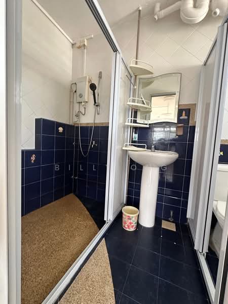 10E Bedok South Avenue 2, 10E Bedok South Avenue 2, 3 Bedrooms, 1,571 sqft, HDB Flat For Rent, by Billy Ong, 500075557 - Bathroom - PropertyGuru.com.sg