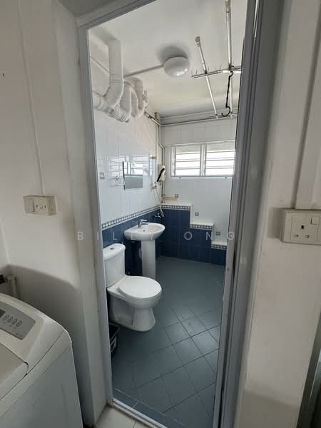 10E Bedok South Avenue 2, 10E Bedok South Avenue 2, 3 Bedrooms, 1,571 sqft, HDB Flat For Rent, by Billy Ong, 500075557 - Bathroom - PropertyGuru.com.sg