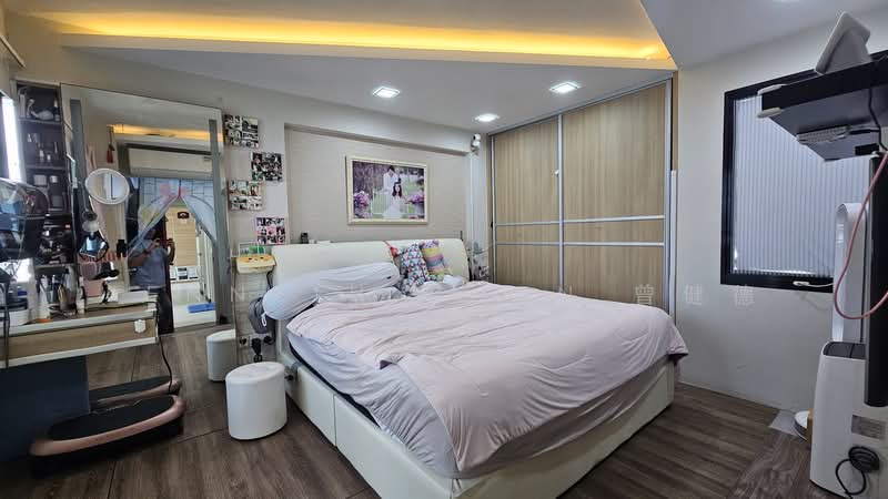 266C Punggol Way HDB Flat For Sale at S$ 770,000 | PropertyGuru Singapore - Bedroom