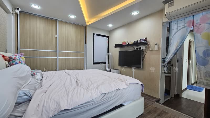 266C Punggol Way HDB Flat For Sale at S$ 770,000 | PropertyGuru Singapore - Bedroom