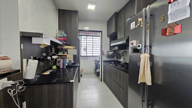266C Punggol Way HDB Flat For Sale at S$ 770,000 | PropertyGuru Singapore - Kitchen
