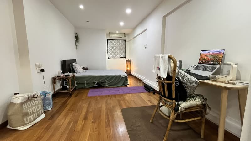 710 Clementi West Street 2 HDB Flat For Sale at S$ 1,880,000 | PropertyGuru Singapore - Master Bedroom with Walk-in Wardrobe 