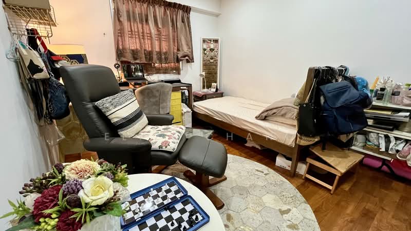 710 Clementi West Street 2 HDB Flat For Sale at S$ 1,880,000 | PropertyGuru Singapore - Bedroom 2