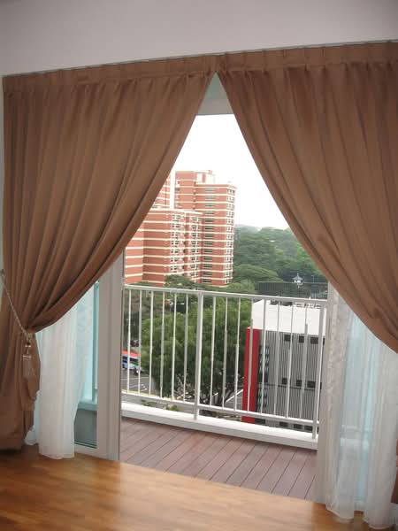The Metropolitan Condominium, 8 Alexandra View, 3 Bedrooms, 1,787 sqft, Condominium For Rent, by Kor ., 500075585 - Balcony - PropertyGuru.com.sg