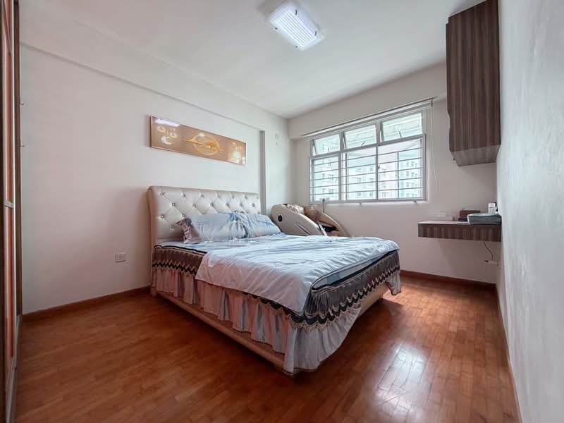 183A Boon Lay Avenue HDB Flat For Sale at S$ 668,000 | PropertyGuru Singapore - Bedroom