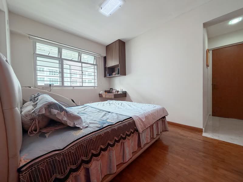 183A Boon Lay Avenue HDB Flat For Sale at S$ 668,000 | PropertyGuru Singapore - Bedroom