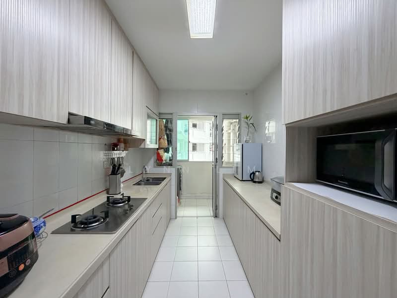 183A Boon Lay Avenue HDB Flat For Sale at S$ 668,000 | PropertyGuru Singapore - Kitchen