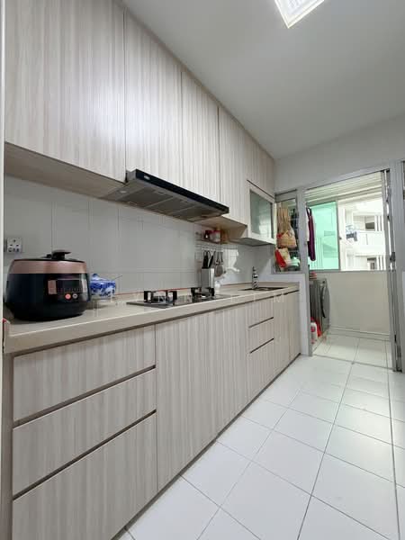 183A Boon Lay Avenue HDB Flat For Sale at S$ 668,000 | PropertyGuru Singapore - Kitchen