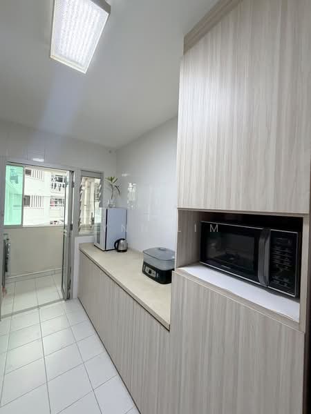 183A Boon Lay Avenue HDB Flat For Sale at S$ 668,000 | PropertyGuru Singapore - Kitchen