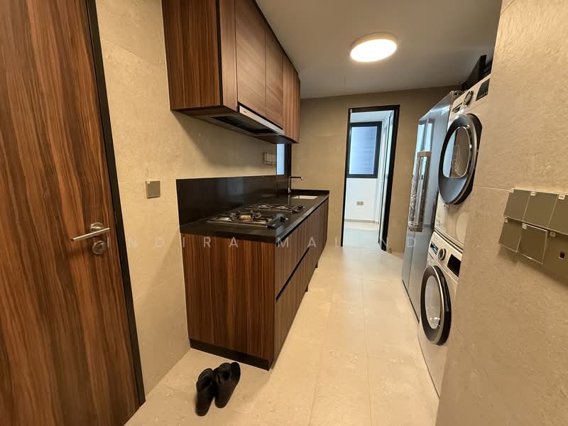 Pullman Residences, 18 Dunearn Road, 3 Bedrooms, 1,163 sqft, Condominium For Sale, by Indira Malinda, 500075633 - Kitchen - PropertyGuru.com.sg