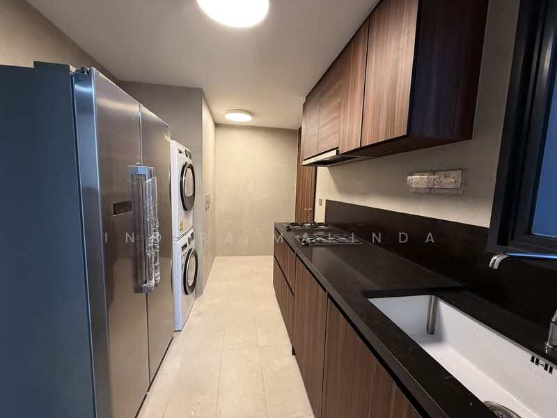 Pullman Residences, 18 Dunearn Road, 3 Bedrooms, 1,163 sqft, Condominium For Sale, by Indira Malinda, 500075633 - Kitchen - PropertyGuru.com.sg