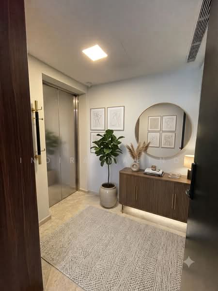 Pullman Residences, 18 Dunearn Road, Newton / Novena, 3 Bedrooms, 1,163 sqft, Condominium For Sale, by Indira Malinda, 500075633 - Private lift lobby/Foyer/Entrance - PropertyGuru.com.sg