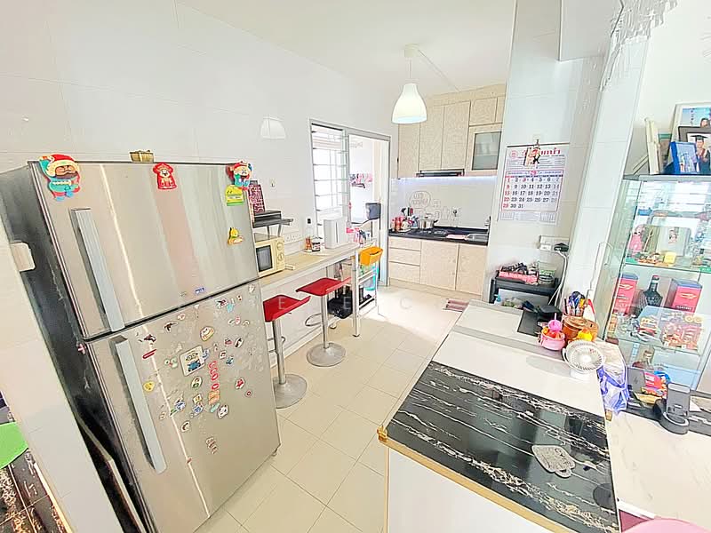 104A Canberra Street HDB Flat For Sale at S$ 560,000 | PropertyGuru Singapore - Kitchen