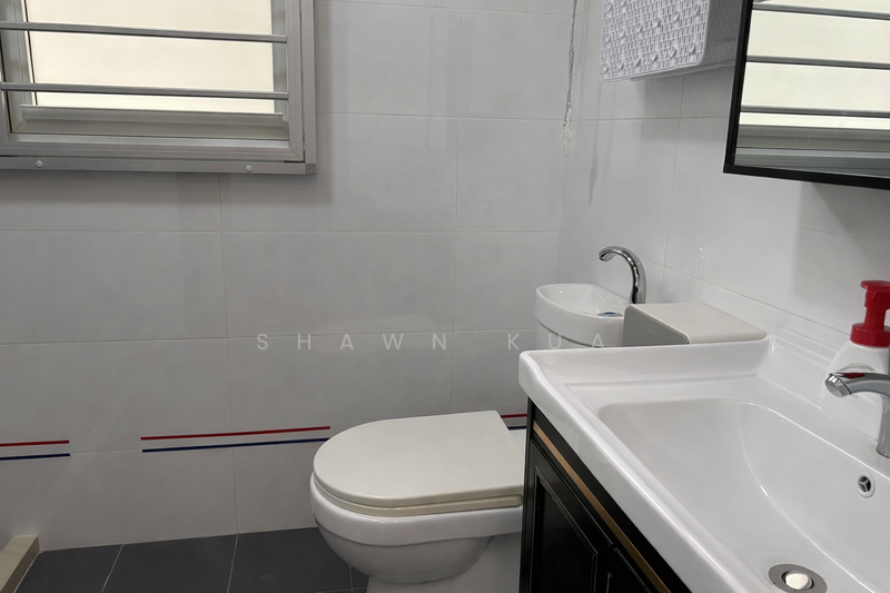 619A Tampines Street 61 HDB Flat For Sale at S$ 928,888 | PropertyGuru Singapore - Bathroom