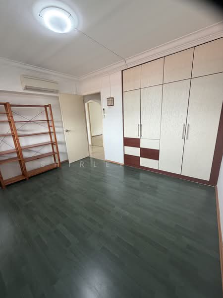 909 Hougang Street 91 HDB Flat For Sale at S$ 618,888 | PropertyGuru Singapore - Bedroom 2
