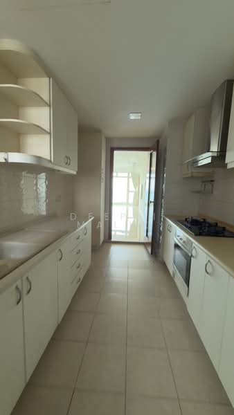 Costa Del Sol Condominium For Sale at S$ 3,100,000 | PropertyGuru Singapore - Kitchen