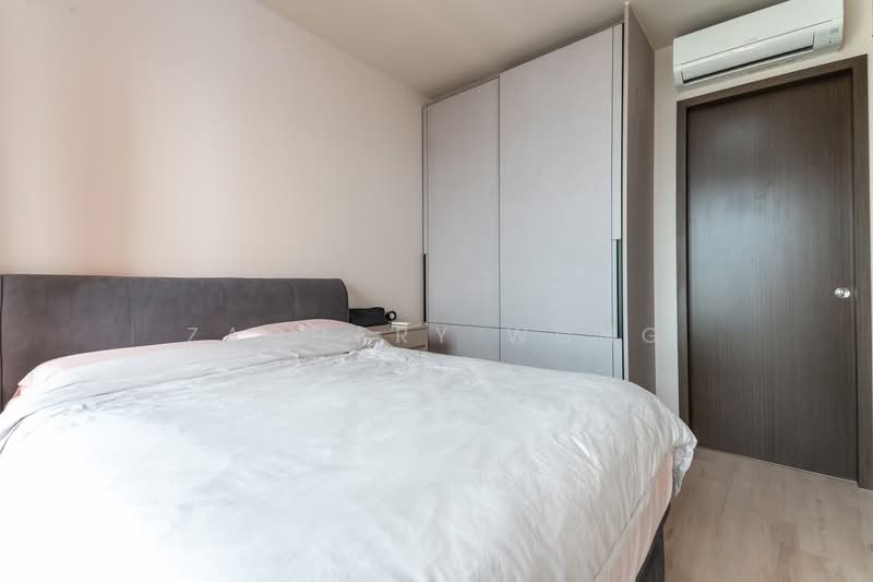 Clavon Condominium For Sale at S$ 1,488,000 | PropertyGuru Singapore - Master Bedroom