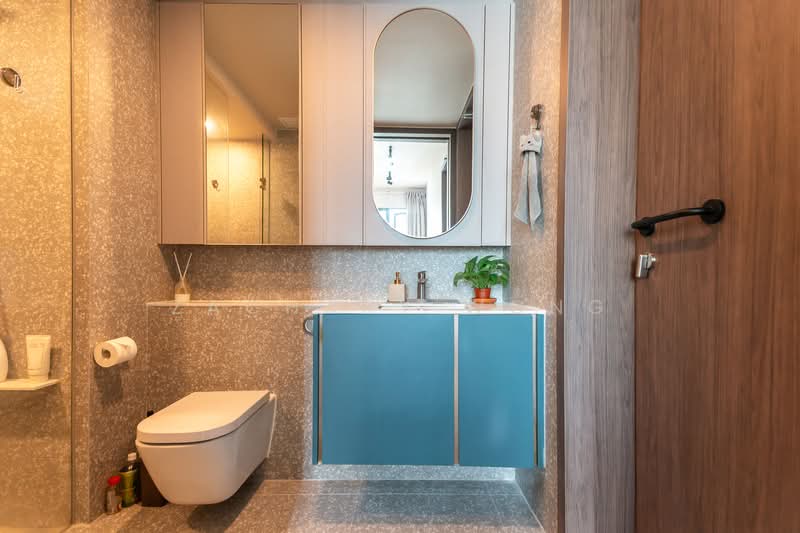 Clavon Condominium For Sale at S$ 1,488,000 | PropertyGuru Singapore - Bathroom