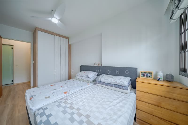 549A Segar Road HDB Flat For Sale at S$ 800,000 | PropertyGuru Singapore - Bedroom