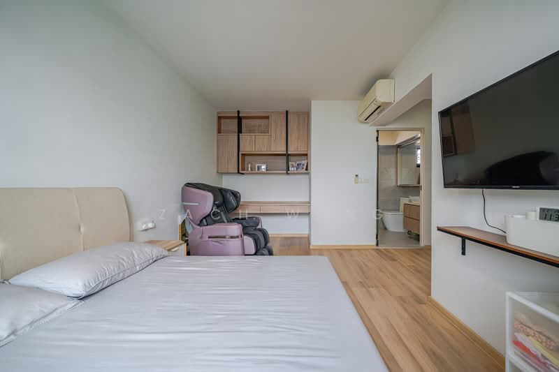 549A Segar Road HDB Flat For Sale at S$ 800,000 | PropertyGuru Singapore - Bedroom