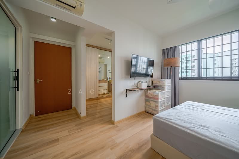 549A Segar Road HDB Flat For Sale at S$ 800,000 | PropertyGuru Singapore - Bedroom