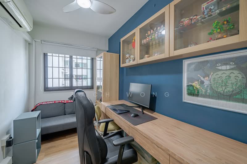 549A Segar Road HDB Flat For Sale at S$ 800,000 | PropertyGuru Singapore - Study