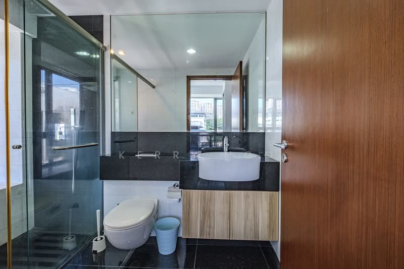 Alexis, 356 Alexandra Road, 3 Bedrooms, 786 sqft, Condominium For Rent, by Kerry Hoo, 500075687 - Bathroom - PropertyGuru.com.sg