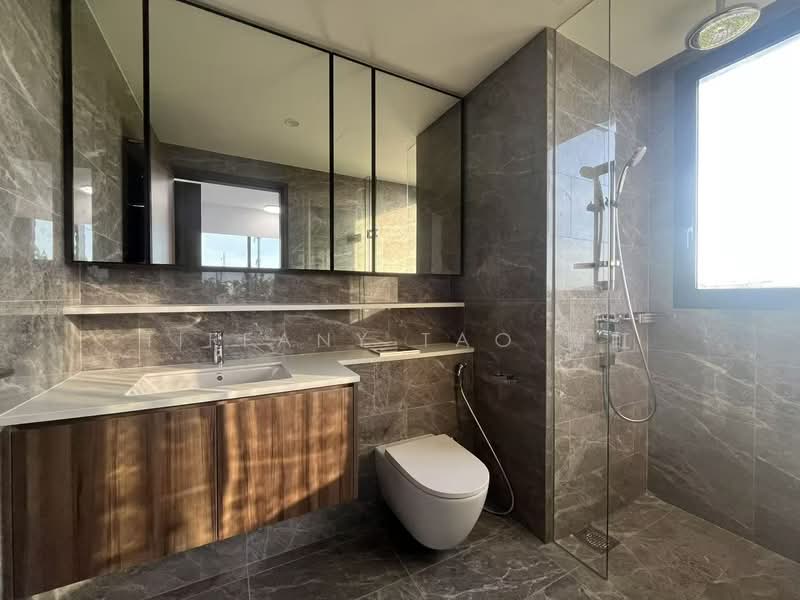 Lentor Modern, 3 Lentor Central, 3 Bedrooms, 1,109 sqft, Condominium For Rent, by Tiffany Tao 陶虹, 500075688 - Master bathroom - PropertyGuru.com.sg