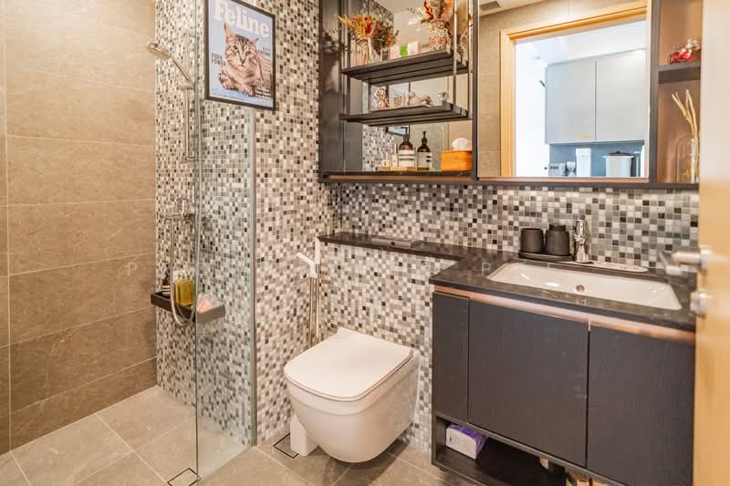 The Antares Condominium For Sale at S$ 1,360,000 | PropertyGuru Singapore - Bathroom
