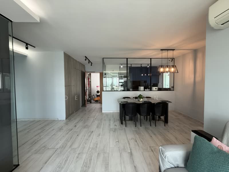 455B Ang Mo Kio Street 44 HDB Flat For Sale at S$ 1,320,000 | PropertyGuru Singapore - Living Room