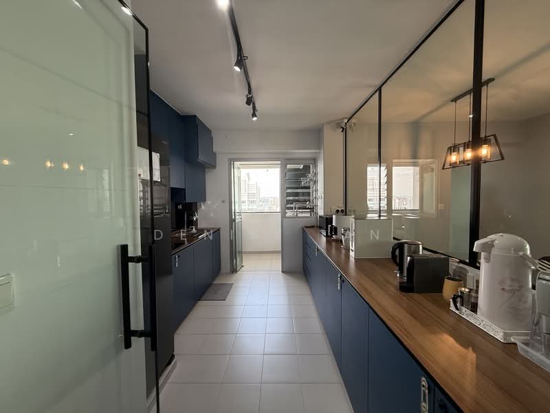 455B Ang Mo Kio Street 44 HDB Flat For Sale at S$ 1,320,000 | PropertyGuru Singapore - Kitchen