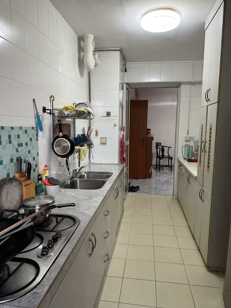 28 Ghim Moh Link, 28 Ghim Moh Link, 3 Bedrooms, 930 sqft, HDB Flat For Sale, by Derrick Ang, 500075698 - Kitchen - PropertyGuru.com.sg
