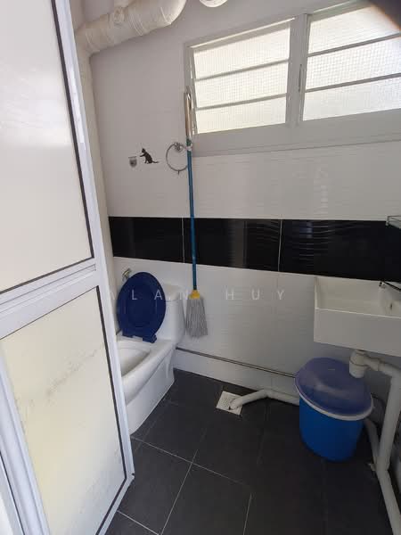 234 Ang Mo Kio Avenue 3, 234 Ang Mo Kio Avenue 3, Room Rental, 2,000 sqft, HDB Flat For Rent, by Alan Huy, 500075699 - Bathroom - PropertyGuru.com.sg
