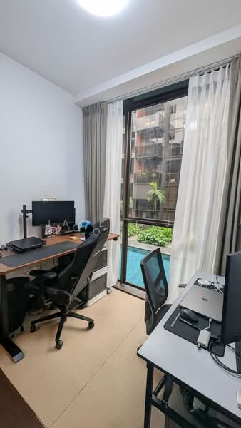 The Commodore Condominium For Sale at S$ 1,339,000 | PropertyGuru Singapore - Study