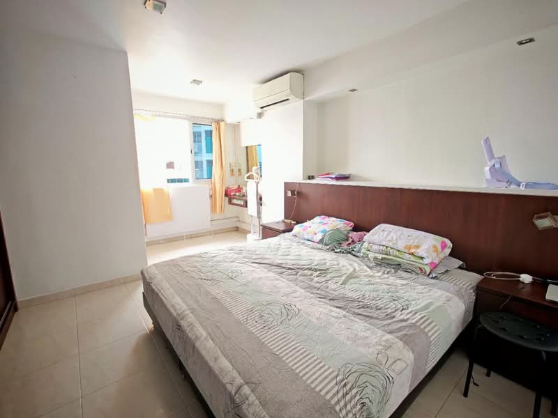 252 Choa Chu Kang Avenue 2 HDB Flat For Sale at S$ 549,000 | PropertyGuru Singapore - Bedroom