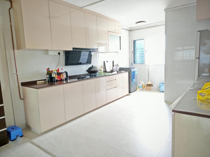 252 Choa Chu Kang Avenue 2 HDB Flat For Sale at S$ 549,000 | PropertyGuru Singapore - Kitchen