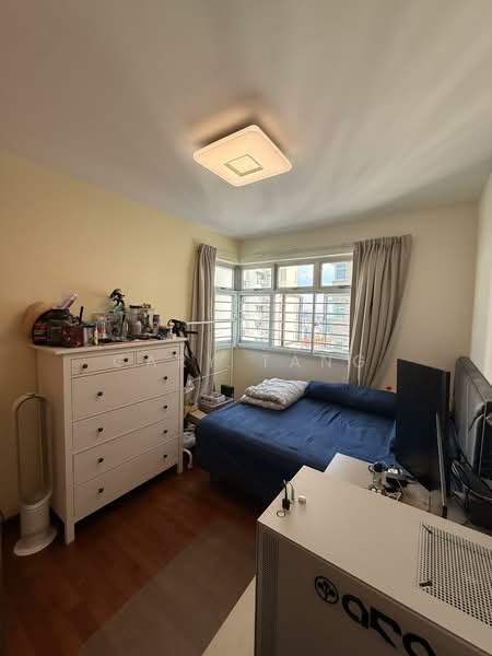 293C Bukit Batok Street 21 HDB Flat For Sale at S$ 1,080,000 | PropertyGuru Singapore - Bedroom