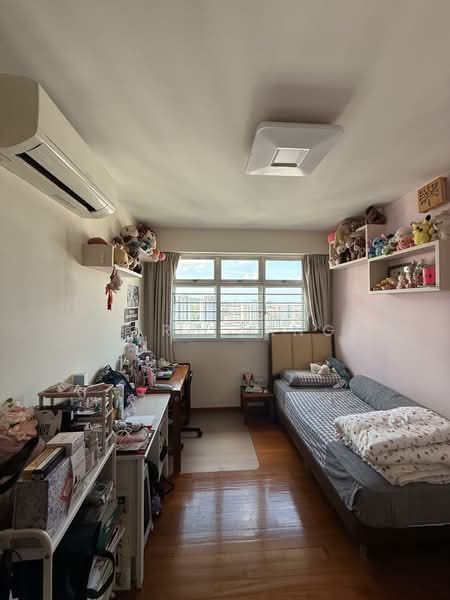 293C Bukit Batok Street 21 HDB Flat For Sale at S$ 1,080,000 | PropertyGuru Singapore - Bedroom