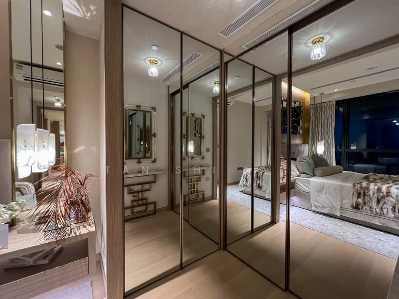 Arina East Residences Condominium For Sale at S$ 2,998,000 | PropertyGuru Singapore - Walk-in Wardrobe