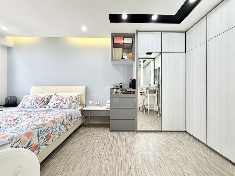 524A Tampines Central 7 HDB Flat For Sale at S$ 950,000 | PropertyGuru Singapore - Bedroom