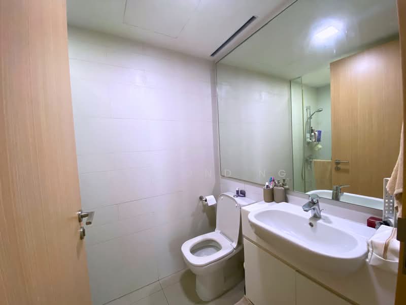 Ripple Bay Condominium For Sale at S$ 1,380,000 | PropertyGuru Singapore - Common Bathroom