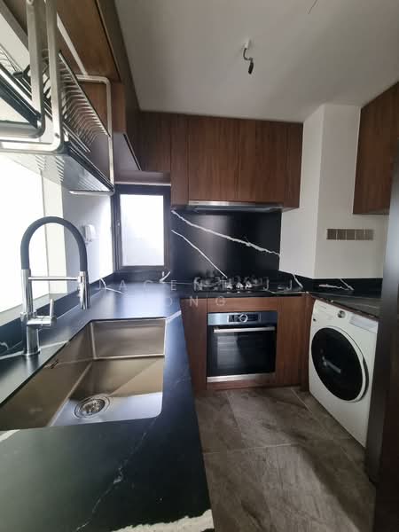 The Commodore Condominium For Sale at S$ 2,000,000 | PropertyGuru Singapore - Kitchen